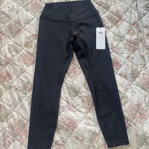Brand new Alo Yoga leggings!